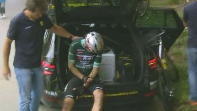 Il ritiro di Wout van Aert - Screenshot &copy; Eurosport
