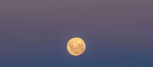 Luna piena in cielo sereno- ©Pexels