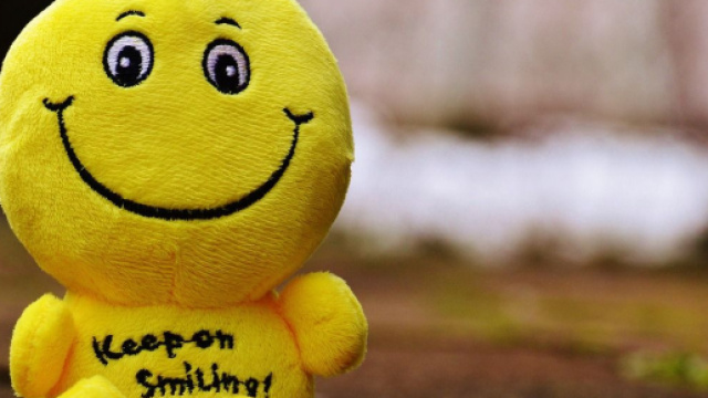 Pupazzo giallo che sorride &copy; Pixabay