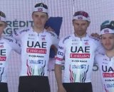 Pavel Sivakov con i compagni della UAe Emirates - © Youtube Giro d'Italia