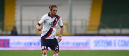 Jacopo Dezi con la maglia del Crotone - © Facebook / FcCrotone