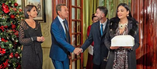 Marina Giordano, Roberto Ferri, Gennaro Gagliotti e sua moglie Antonietta © Un Posto al Sole Rai