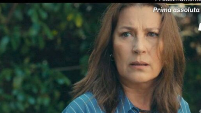 Guzide in una scena di Tradimento © Mediaset.