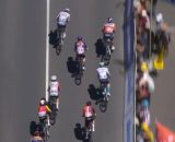 Lo sprint della seconda tappa del Tour Down Under - © Screenshot Eurosport