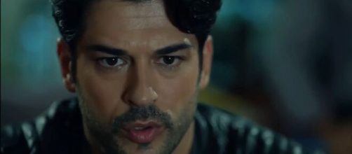 In foto Kemal di Endless Love (screenshot © Canale 5)