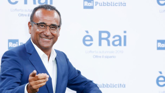 Carlo Conti in una conferenza stampa Rai del 2019. &copy;Shutterstock