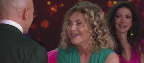 In foto Eva Grimaldi (screenshot © Mediaset).
