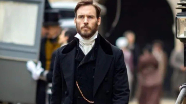 In foto Sam Claflin ne Il conte di Montecristo, &copy; Rai.