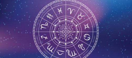 Quadrante dell'oroscopo con i segni zodiacali © Pixabay.