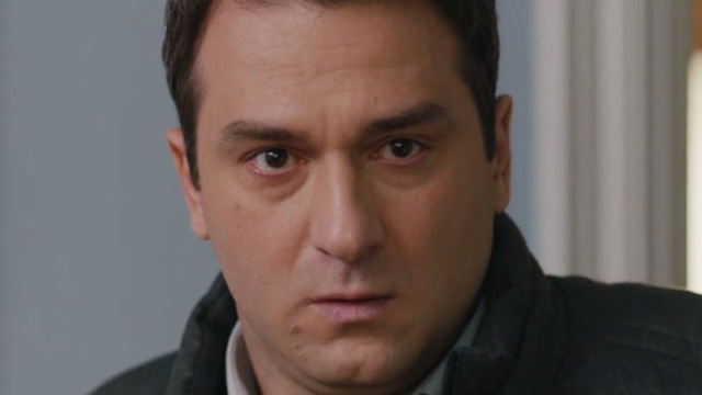 Umit in una scena di Tradimento © Mediaset.