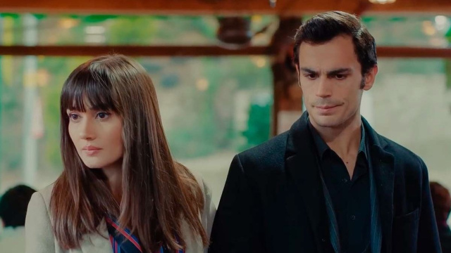 Zeynep Yilmaz e Dundar Cellikan in Forbidden Fruit © Mediaset.