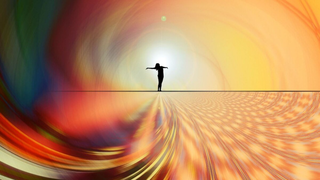 Figura femminile in un contesto estemporaneo - © Pixabay IA.