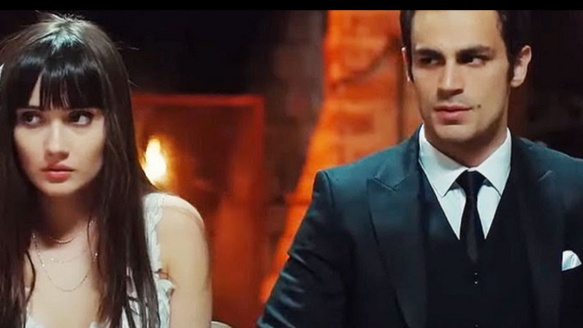 Zeynep e Dundar in Forbidden Fruit – © Mediaset.