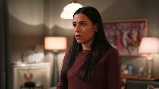 Canan Ürekil (Zeynep) in una scena di Tradimento © Mediaset.