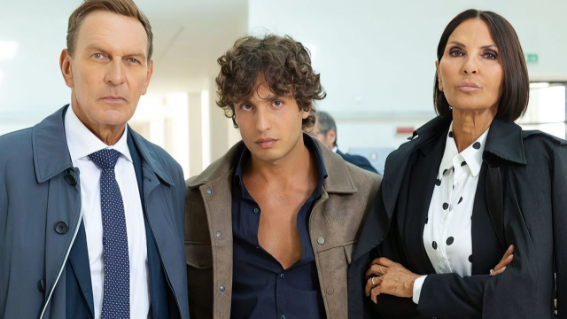 Roberto Ferri (Riccardo Polizzy Carbonelli), Vinicio (Gianluca Spagnoli) e Marina (Nina Soldano) &ndash; &copy; Un Posto al Sole / Rai.