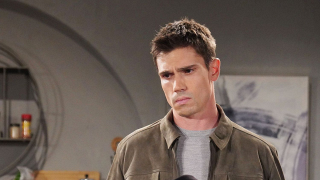 Tanner Novlan (John "Finn" Finnegan) in una posa di Beautiful. &copy; Immagine Mediaset.