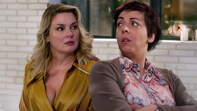 Claudia Costa (Giada Desideri) e Mariella Altieri (Antonella Prisco) © Un Posto al Sole/Rai.