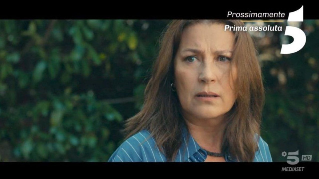 Guzide in una scena di Tradimento © Mediaset.