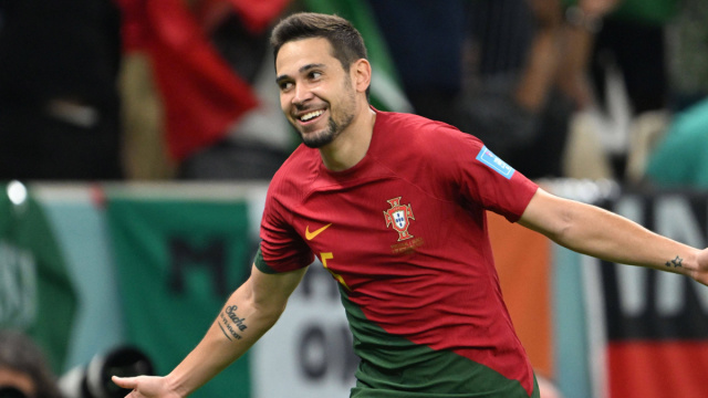 Raphael Guerreiro(Foto- maglia Portogallo)