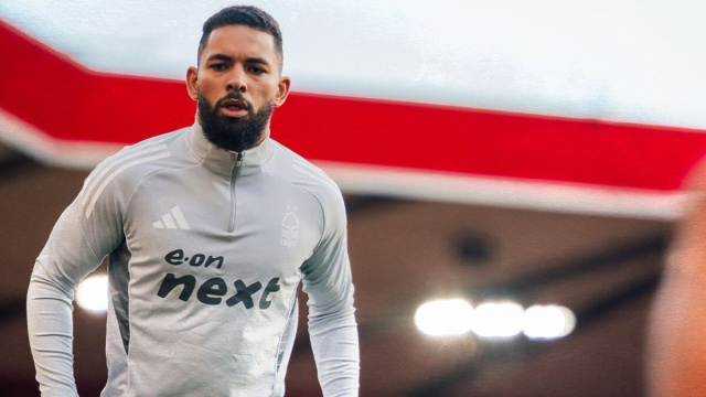 Douglas Luiz, centrocampista del Nottingham Forest. Foto © Nottingham Forest