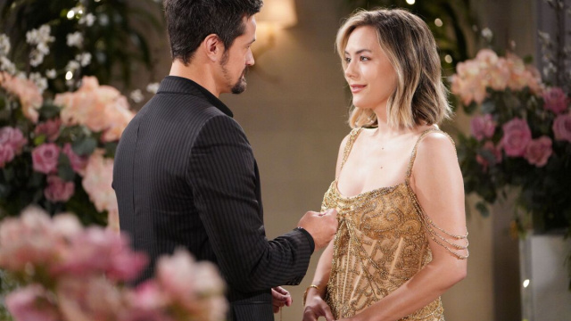 Matthew Atkinson (Thomas Forrester) e Annika Noelle (Hope Logan). &copy; Immagine Mediaset.