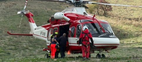 Due persone morte nel crotonese: trattore precipita in un borrone