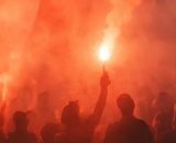 Tifosi allo stadio @ immagine realizzata con Intelligenza Artificiale