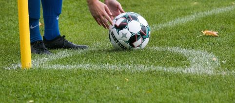 Giovane dell’Ascoli aggredito per la tuta bianconera: indagini in corso, condanna del club