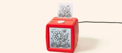 Stickerbox: il giocattolo AI che trasforma l’immaginazione dei bambini in adesivi reali
