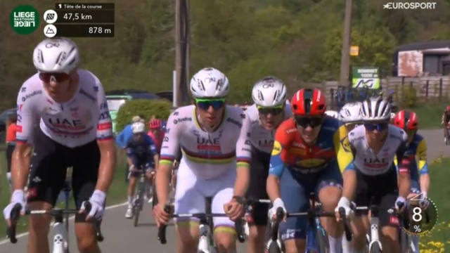 Tadej Pogačar alla Liegi-Bastogne-Liegi – © Screenshot Eurosport.