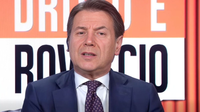 Giuseppe Conte ospite di Dritto e Rovescio del 27 novembre 2025 (&copy; Facebook)