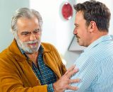 Espedito Altieri (Antonio Conte) e Castrese ( Peppe Romano) © Un posto al sole Rai.