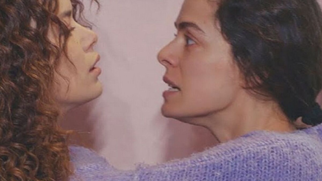 Sirin e Bahar in La forza di una donna – © Mediaset.