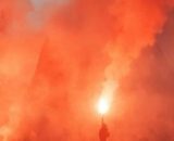 Tifosi allo stadio © immagine creata con IA.