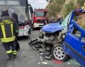 Incidente stradale a Reggio Calabria: auto finisce contro un'autobus