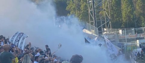 Spezia- Bari, paura al Picco: tifoso cade nel fossato, sarebbe cosciente