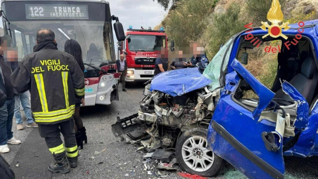 Incidente stradale nel reggino - &copy; Vigili del Fuoco