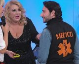 Maria De Filippi, Tina Cipollari, il medico e Gemma Galgani – screenshot © Canale 5 (immagine tratta da una vecchia puntata di U&D).