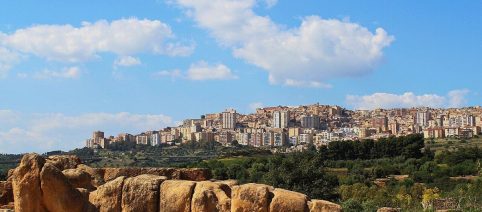 Sequestrati oltre 12 mila reperti archeologici con l’indagine “Ghenos‑Scylletium”