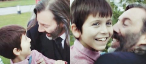 La forza di una donna, trame 2° capitolo: Nezir si spegne col sorriso, pensando a Mert