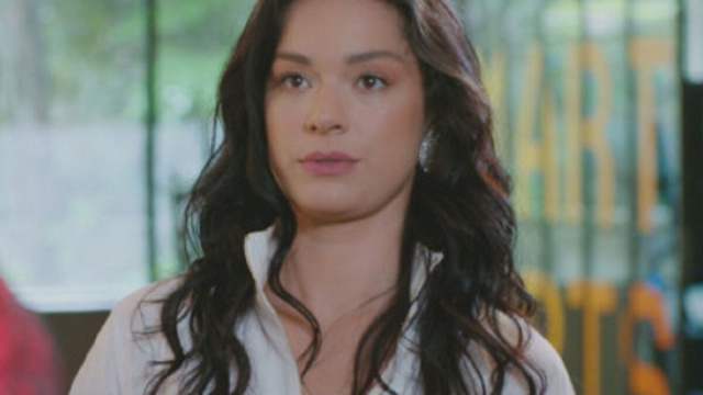 Zehra in Forbidden Fruit &ndash; &copy; Mediaset.