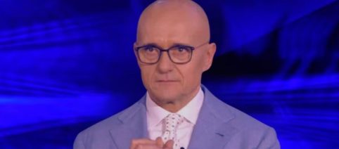 Signorini, retroscena: Mediaset in attesa della seconda puntata di Falsissimo