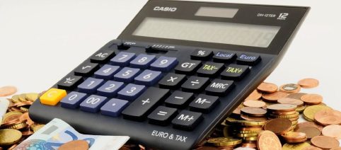 Manovra 2026, nuove tasse su e-commerce, affitti brevi e finanza: tra rigore e polemiche