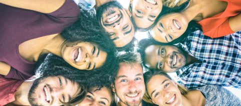 Nuove amicizie cercasi: boom di app per eventi e socializzazione