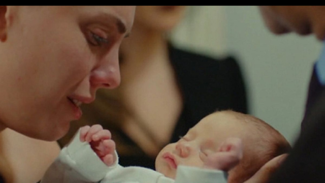 Yildiz e il piccolo Halitcan in Forbidden Fruit – © Mediaset.