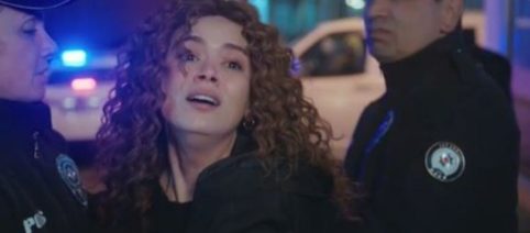 La forza di una donna trame turche: Enver fa arrestare Sirin, Bahar scrive un libro