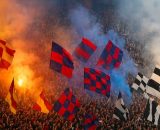 Tifosi allo stadio @ immagine creata con I.A.