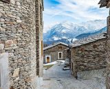 Veduta del paese di Ostana © Wikimedia commons.