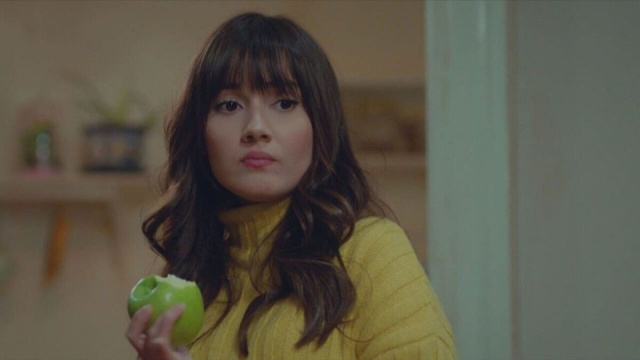 Zeynep in una scena di Forbidden Fruit &copy; Mediaset.
