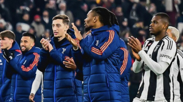 La squadra festeggia dopo una vittoria &copy; Juvemtus FC